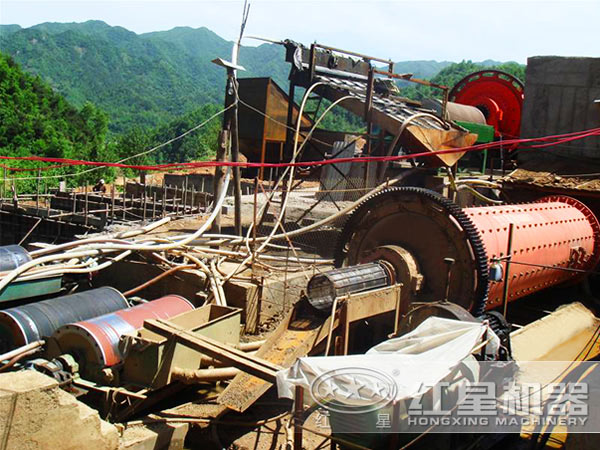 鋼渣球磨機工作現(xiàn)場