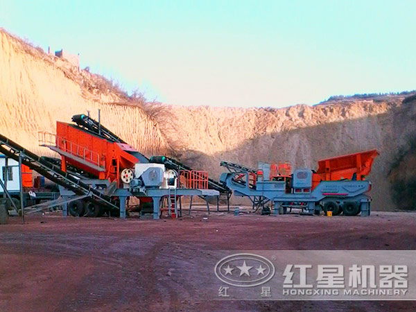 車載移動(dòng)破碎站生產(chǎn)現(xiàn)場(chǎng)