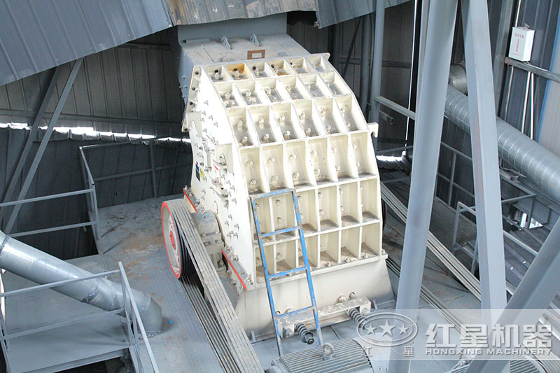 錘式破碎機(jī)+給料機(jī) 錘式破碎機(jī)+給料機(jī)