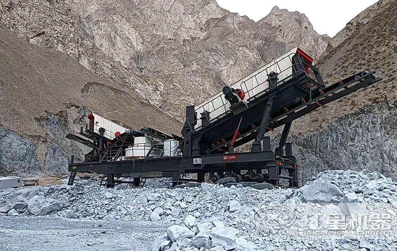 移動(dòng)制砂機(jī)作業(yè)現(xiàn)場(chǎng) 移動(dòng)制砂機(jī)作業(yè)現(xiàn)場(chǎng)