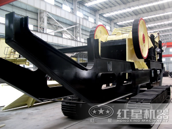 履帶式單頭巖石破碎機(jī) 履帶式單頭巖石破碎機(jī)