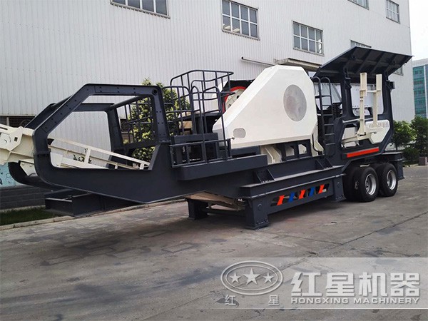 一小時500噸車載移動顎式破石機 一小時500噸車載移動顎式破石機