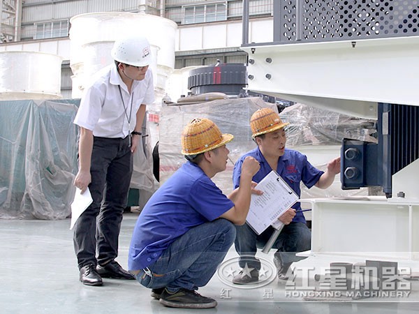 紅星廠家為用戶講解設備使用情況 紅星廠家為用戶講解設備使用情況