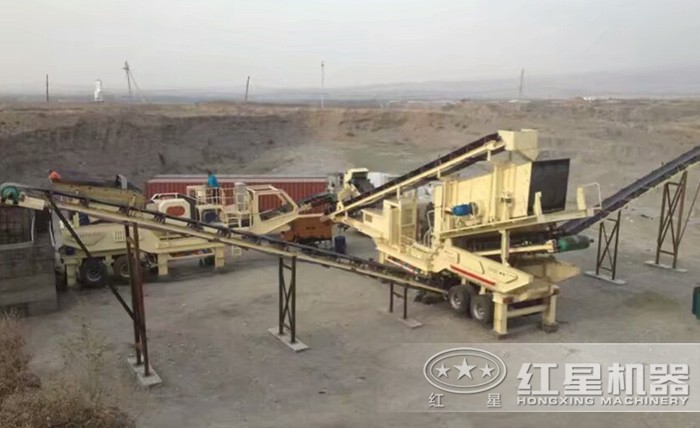 紅星砂石移動(dòng)粉碎機(jī)現(xiàn)場(chǎng) 紅星砂石移動(dòng)粉碎機(jī)現(xiàn)場(chǎng)