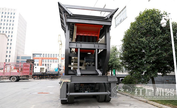 移動制砂機(jī)鵝卵石篩分裝置