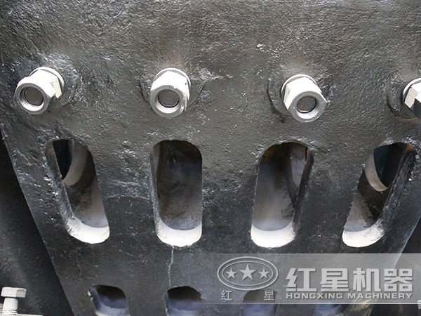 小型砂石粉碎機(jī)破碎深腔細(xì)節(jié)展示 小型砂石粉碎機(jī)破碎深腔細(xì)節(jié)展示