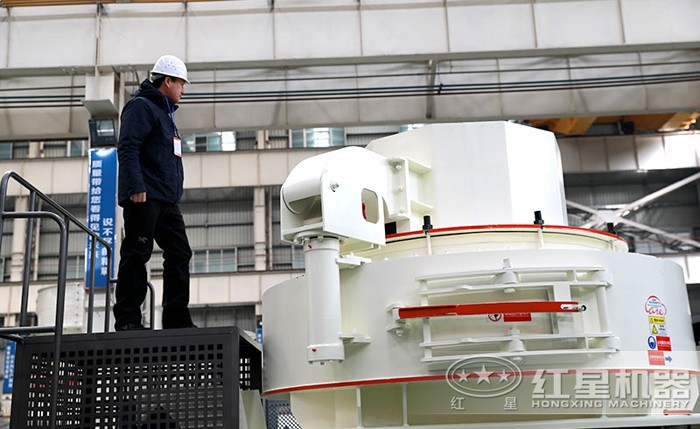 用戶參觀VSI7A沖擊式制砂整形機機進料口