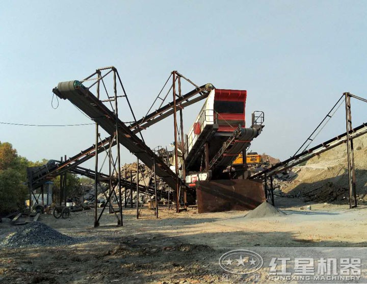 三合一移動(dòng)重錘破碎站遠(yuǎn)景 三合一移動(dòng)重錘破碎站遠(yuǎn)景