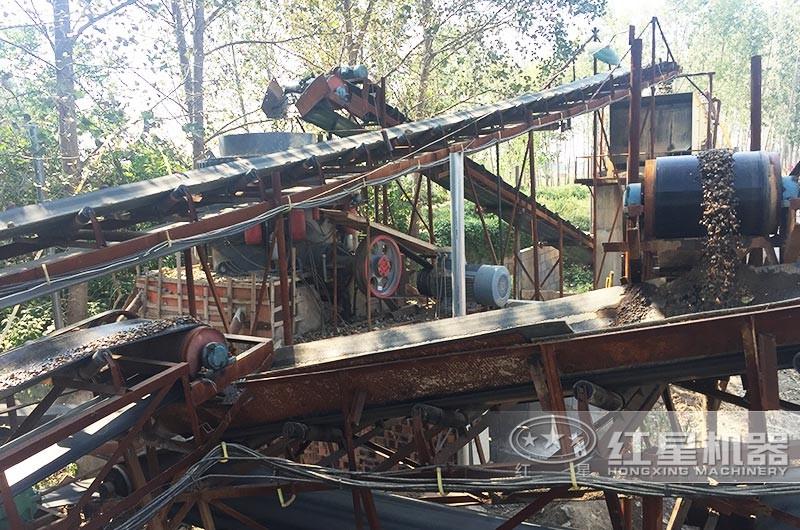 花崗巖圓錐機(jī)現(xiàn)場(chǎng) 花崗巖圓錐機(jī)現(xiàn)場(chǎng)