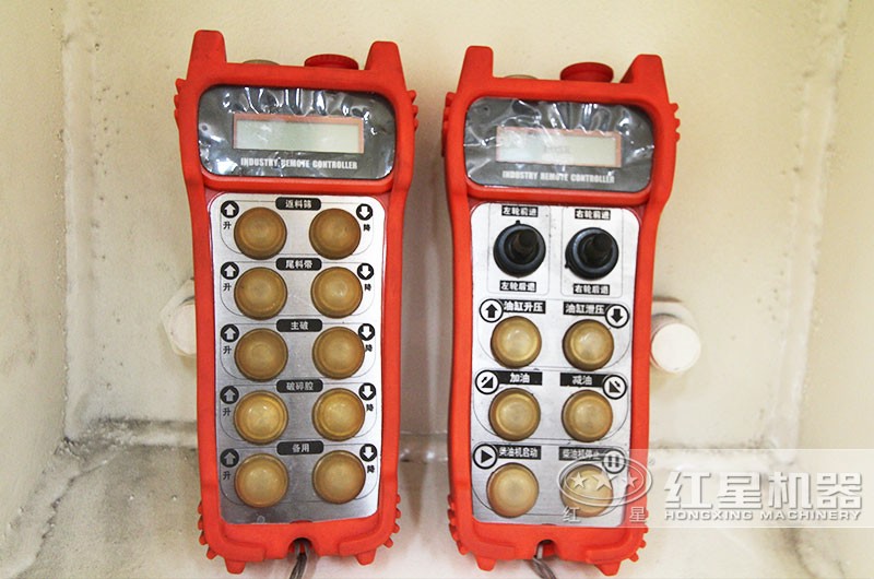 履帶式移動(dòng)破碎車遙控配置 履帶式移動(dòng)破碎車遙控配置