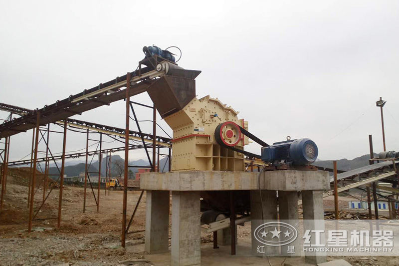 細(xì)碎機(jī)安裝現(xiàn)場(chǎng) 細(xì)碎機(jī)安裝現(xiàn)場(chǎng)