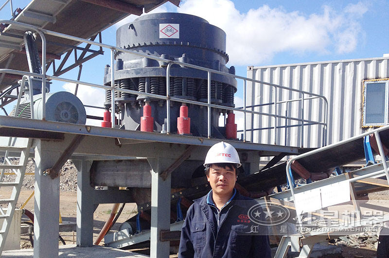 紅星技術(shù)人員在現(xiàn)場(chǎng)