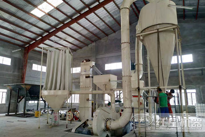 礦用超細(xì)磨粉機(jī)現(xiàn)場