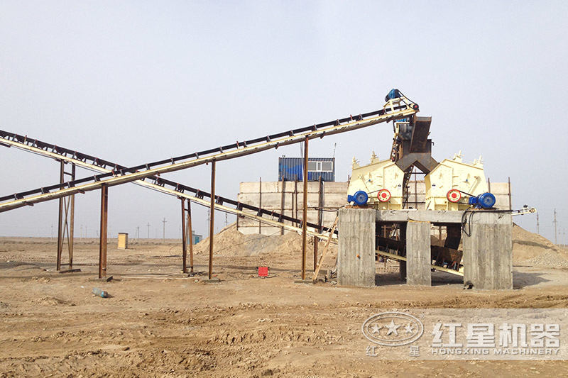 搭配2臺(tái)反擊破的成套砂石料生產(chǎn)線(xiàn)現(xiàn)場(chǎng)