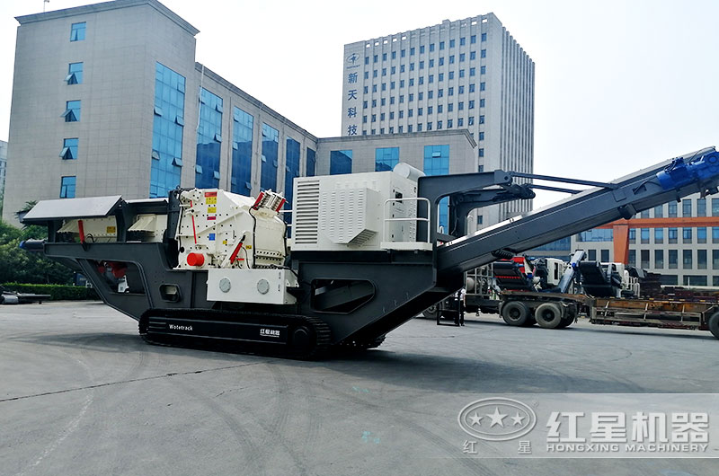 履帶式移動反擊破碎石機(jī)，一鍵遙控隨意行走