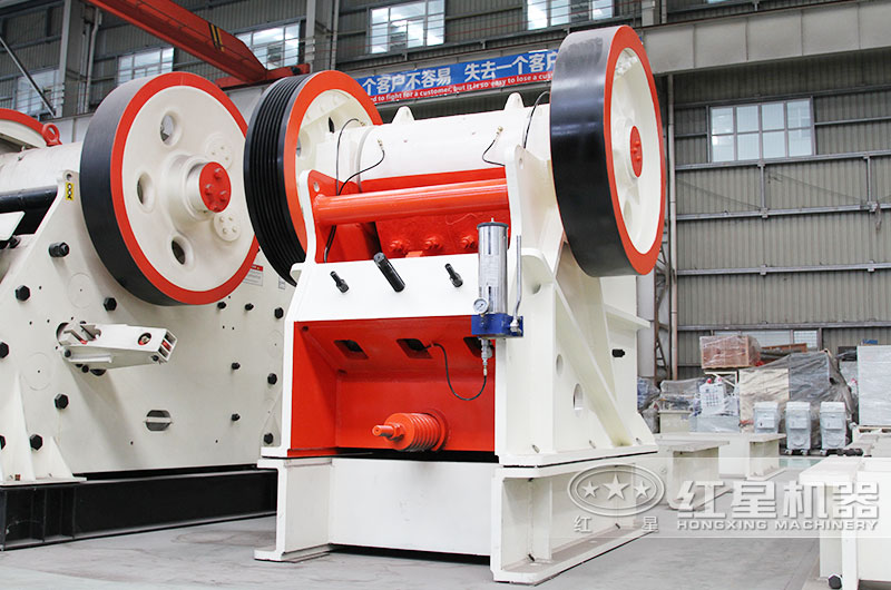 鄂式破碎機(jī)，產(chǎn)量1-2200t/h，耐磨抗沖擊