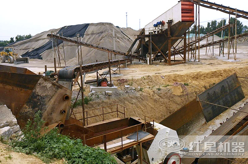 1308重錘破碎機工作現(xiàn)場圖片